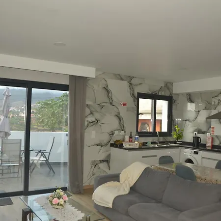 Moonfall House * 阿科达卡列塔