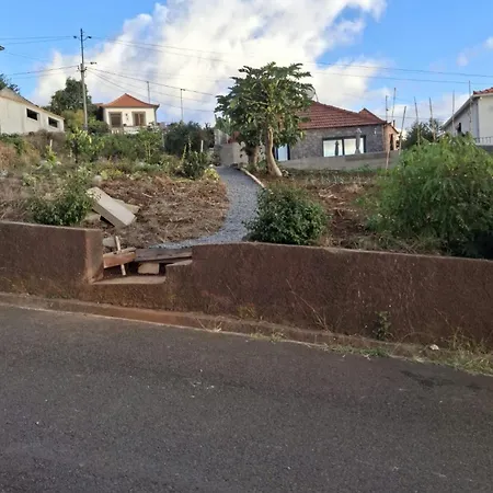 Moonfall House 度假居 *