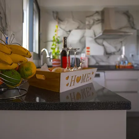 Moonfall House Nyaraló Arco da Calheta