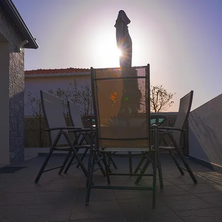Moonfall House Nyaraló