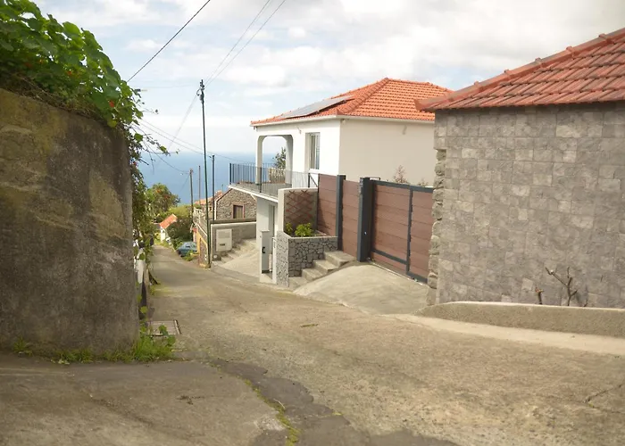 Moonfall House Arco da Calheta