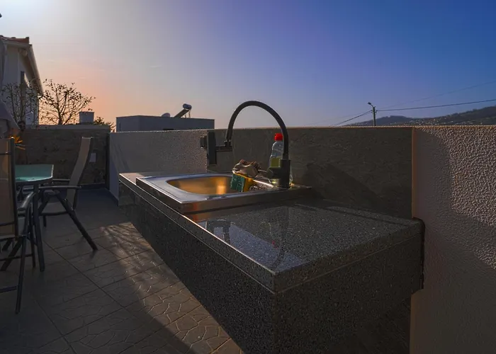 Moonfall House Nyaraló