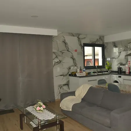 בית נופש Moonfall