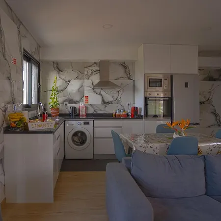 בית נופש Moonfall House ארקו דה קלחטה