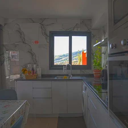 Moonfall House בית נופש ארקו דה קלחטה