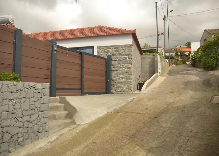 Moonfall House בית נופש ארקו דה קלחטה