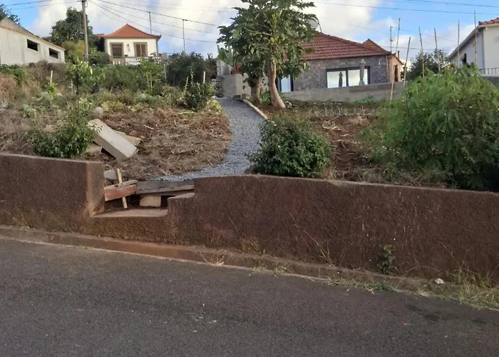 Moonfall House בית נופש *